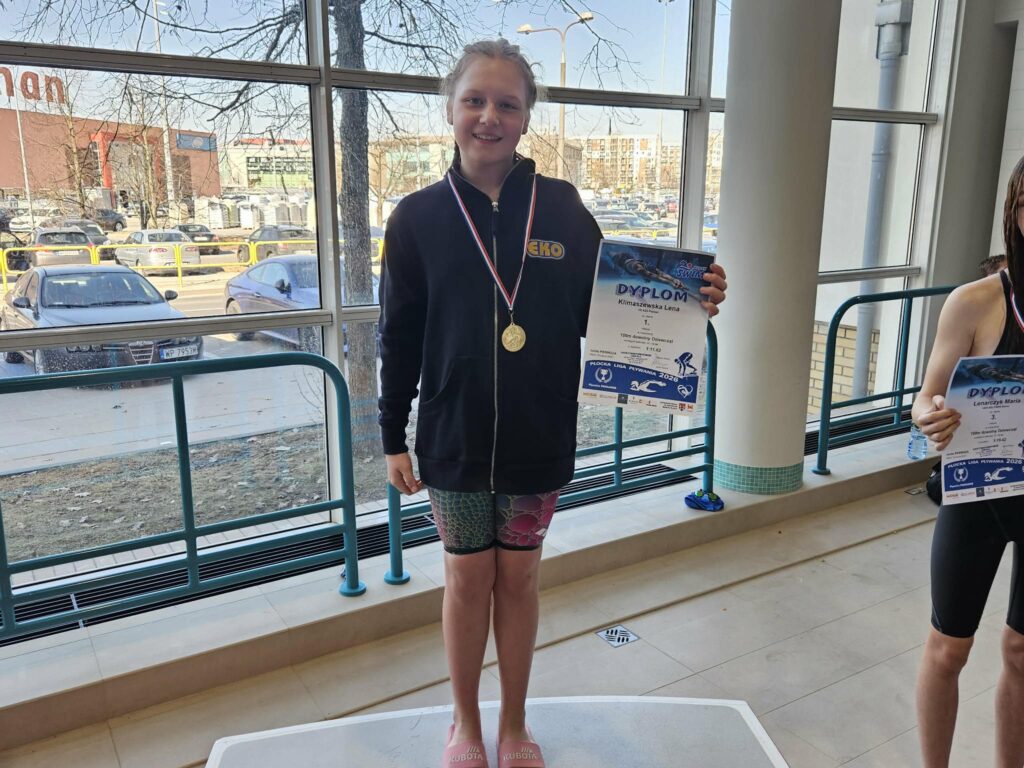 Dziewczynka z medalem