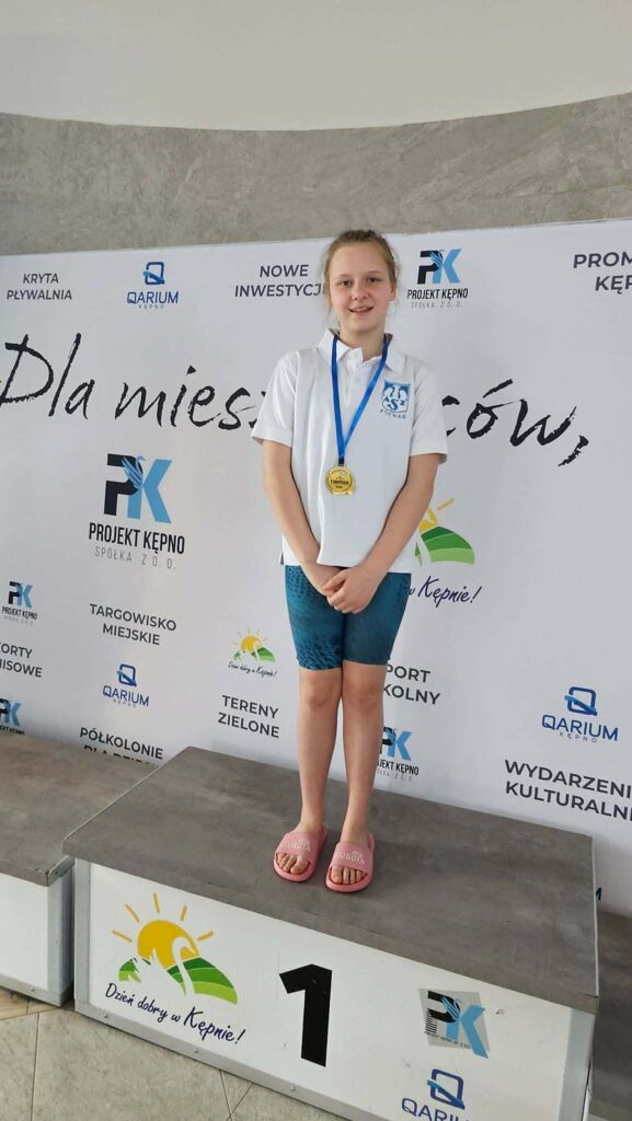 Dziewczynka na podium